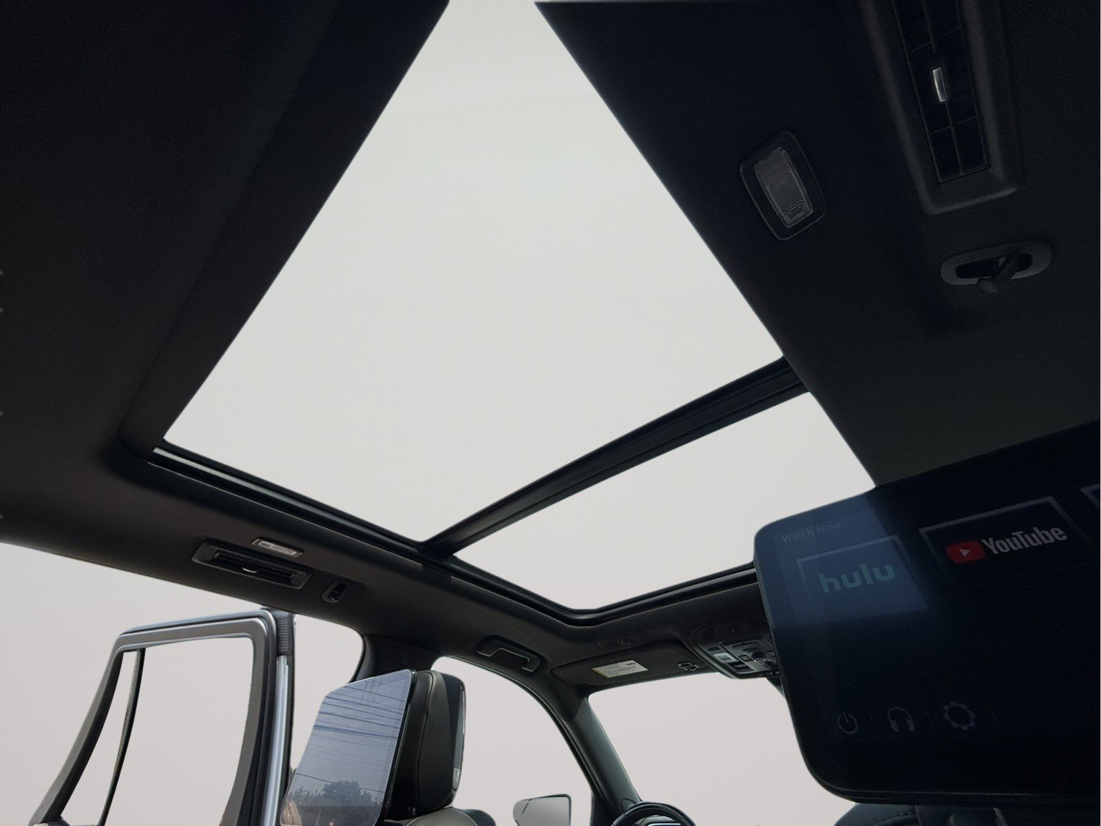 Certified 2024 GMC Yukon Denali Ultimate image 35