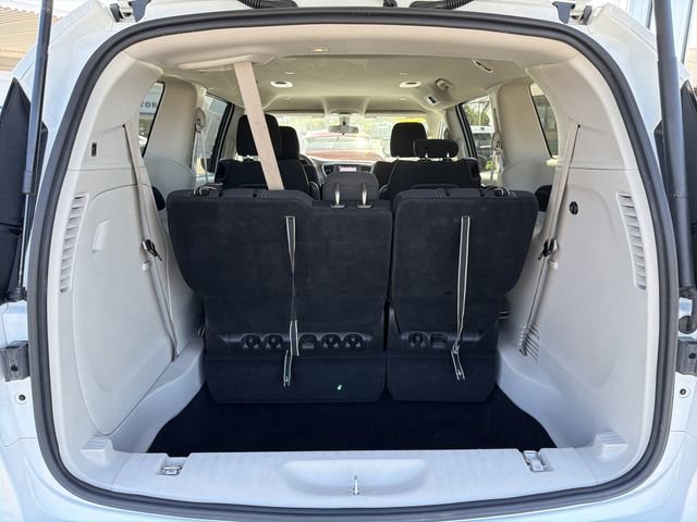 Used 2022 Chrysler Voyager LX FWD image 5