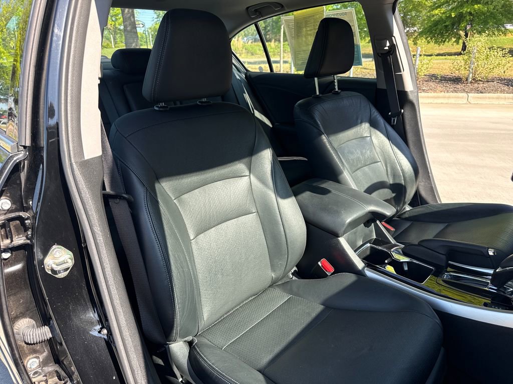 Used 2016 Honda Accord Touring image 33