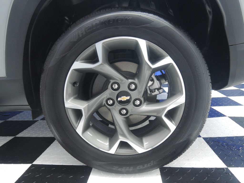 Used 2024 Chevrolet Trax LT w/ Driver Confidence Package FWD image 6
