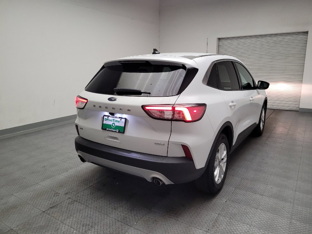 Used 2020 Ford Escape SE FWD image 9