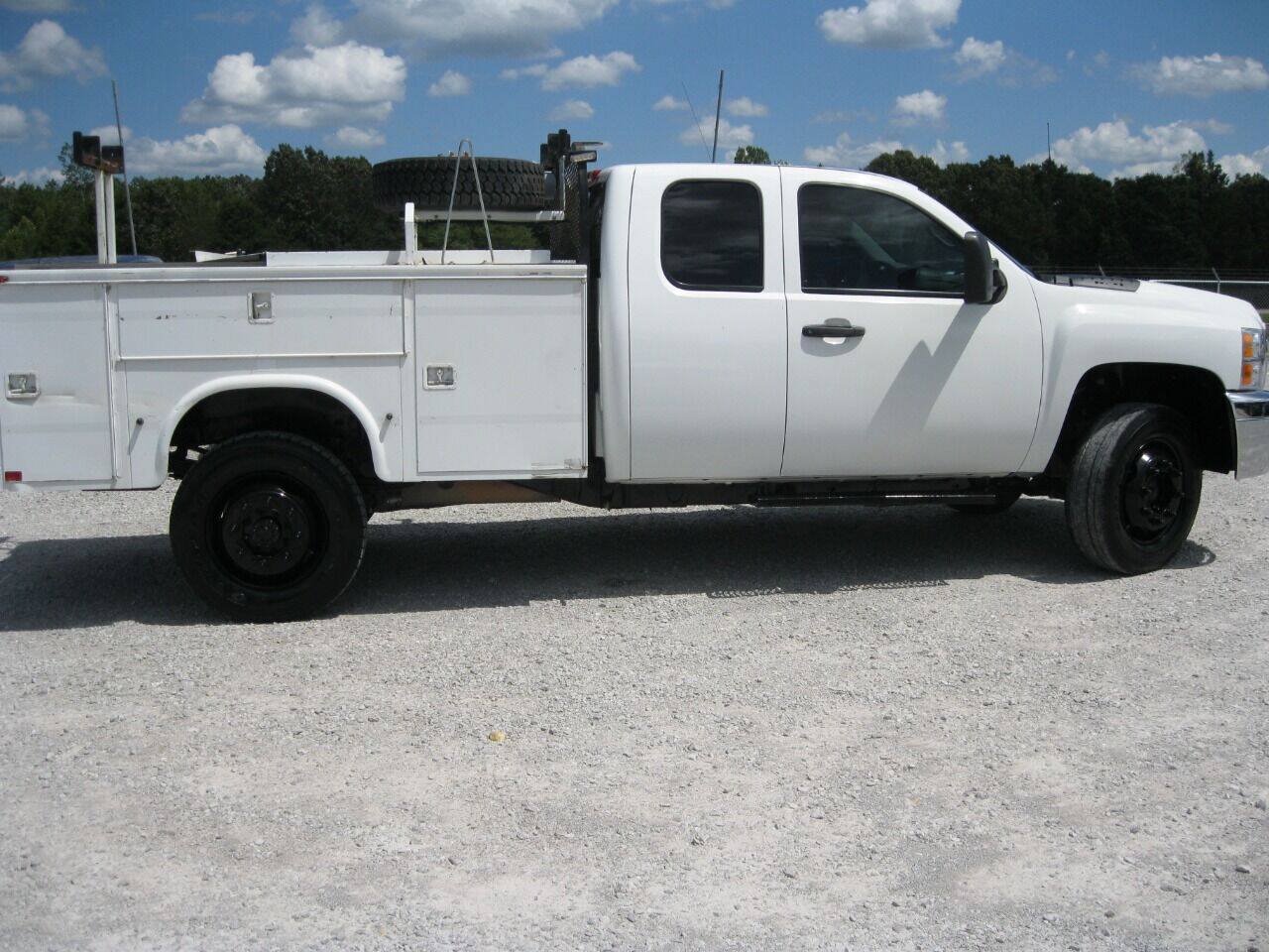 Used 2013 Chevrolet Silverado 3500 W/T AWD/4WD image 5