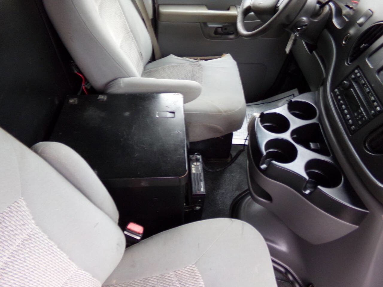 Used 2006 Ford E-250 and Econoline 250 RWD image 23