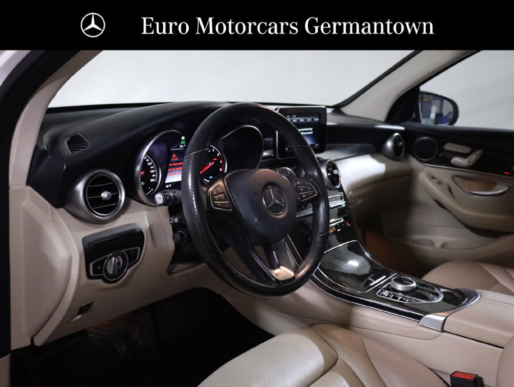 Used 2019 Mercedes-Benz GLC 350e 4MATIC image 28
