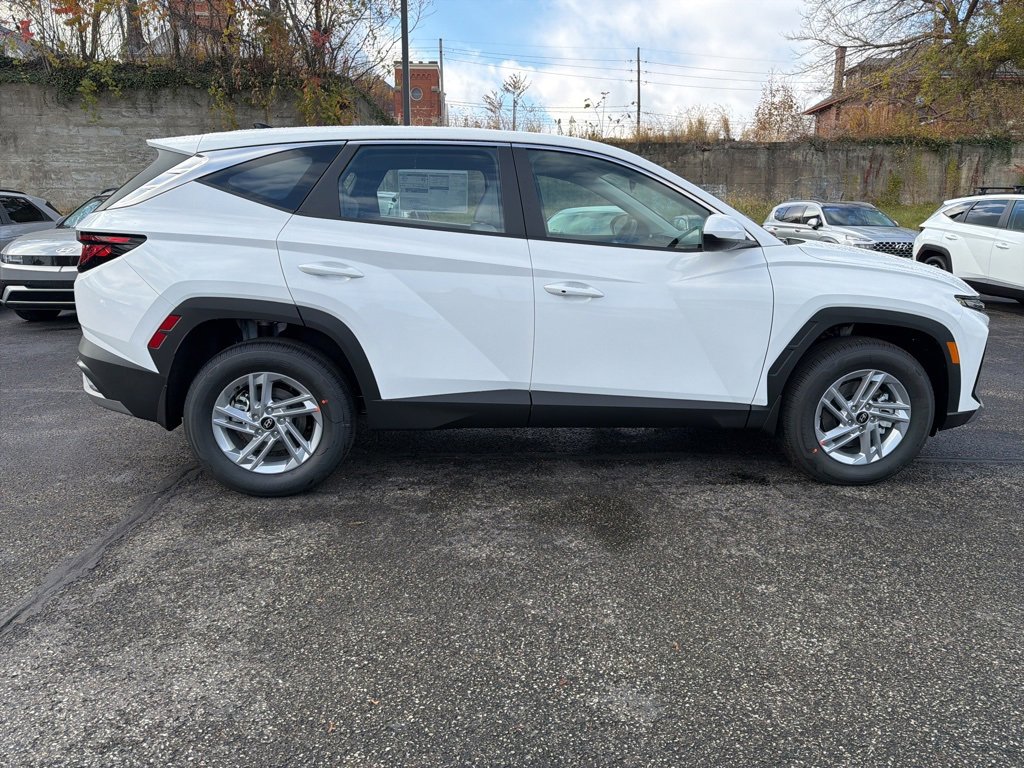 New 2026 Hyundai Tucson SE image 8