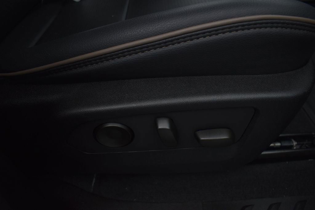Used 2024 GMC Canyon Denali AWD/4WD image 36
