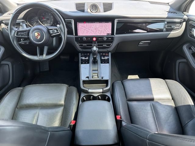 Used 2024 Porsche Macan AWD/4WD image 16