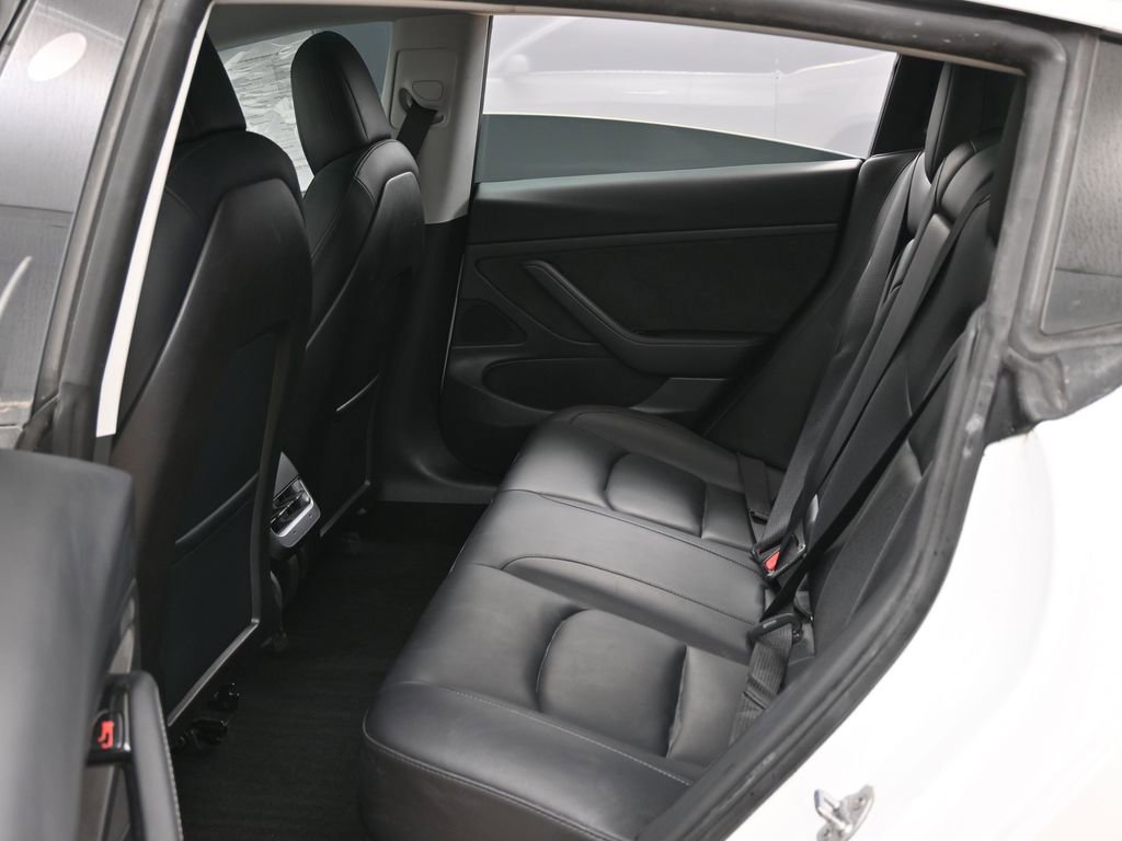 Used 2020 Tesla Model 3 Standard Range Plus image 31