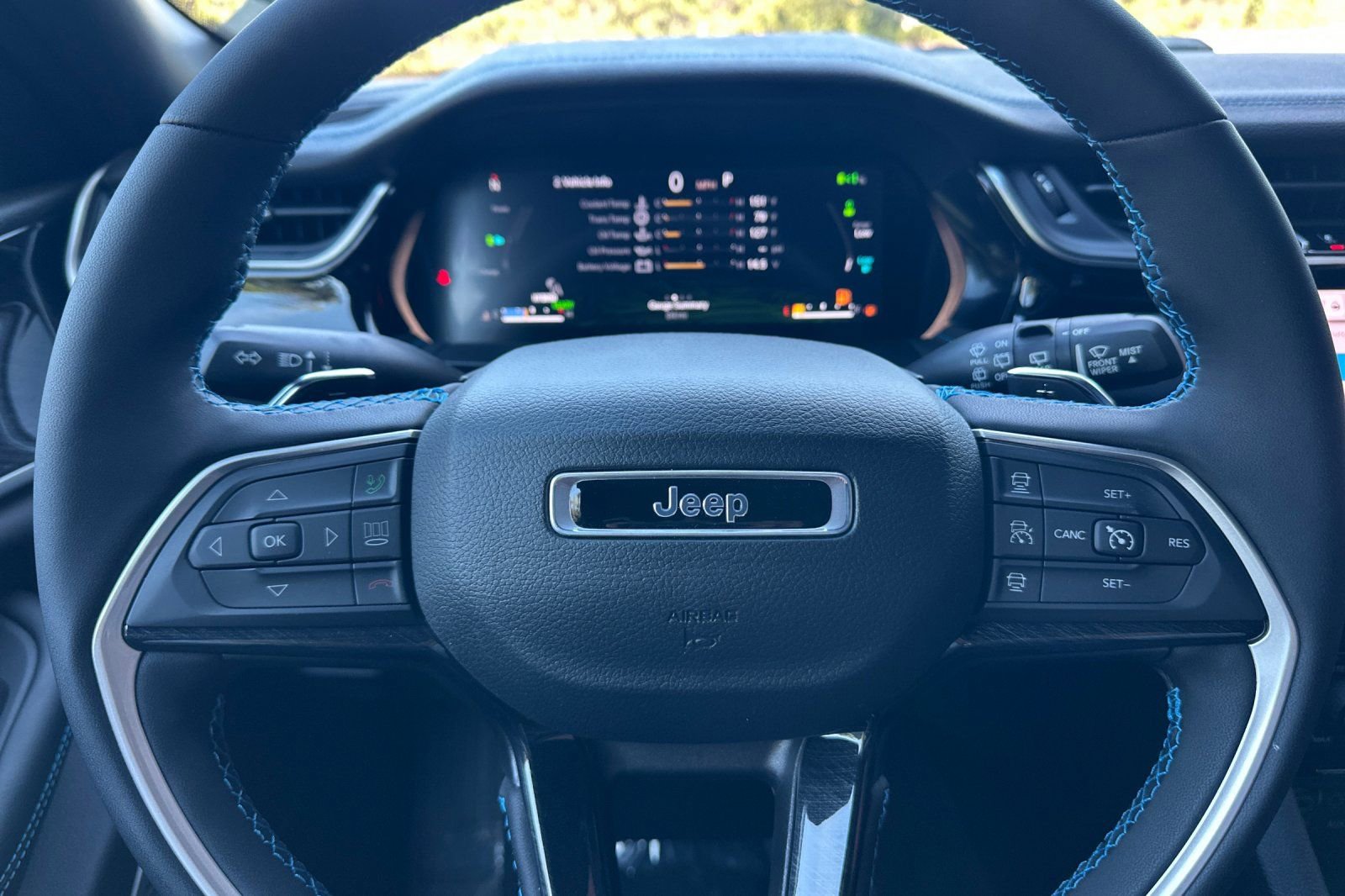 New 2023 Jeep Grand Cherokee Trailhawk w/ Advanced Protech Group II image 23