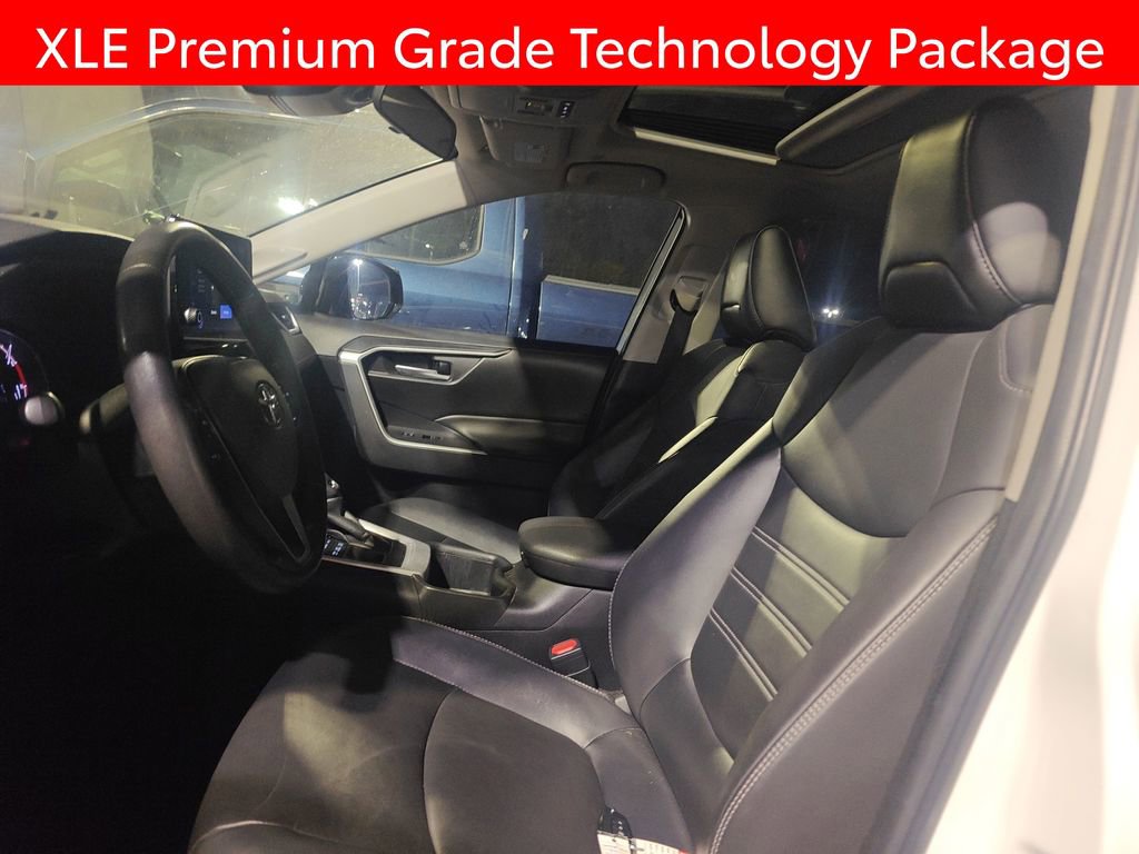Used 2023 Toyota RAV4 XLE Premium image 6