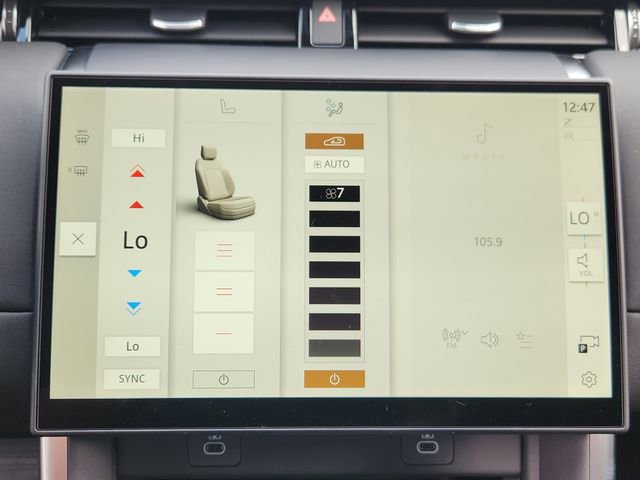 New 2025 Land Rover Discovery Sport S image 18