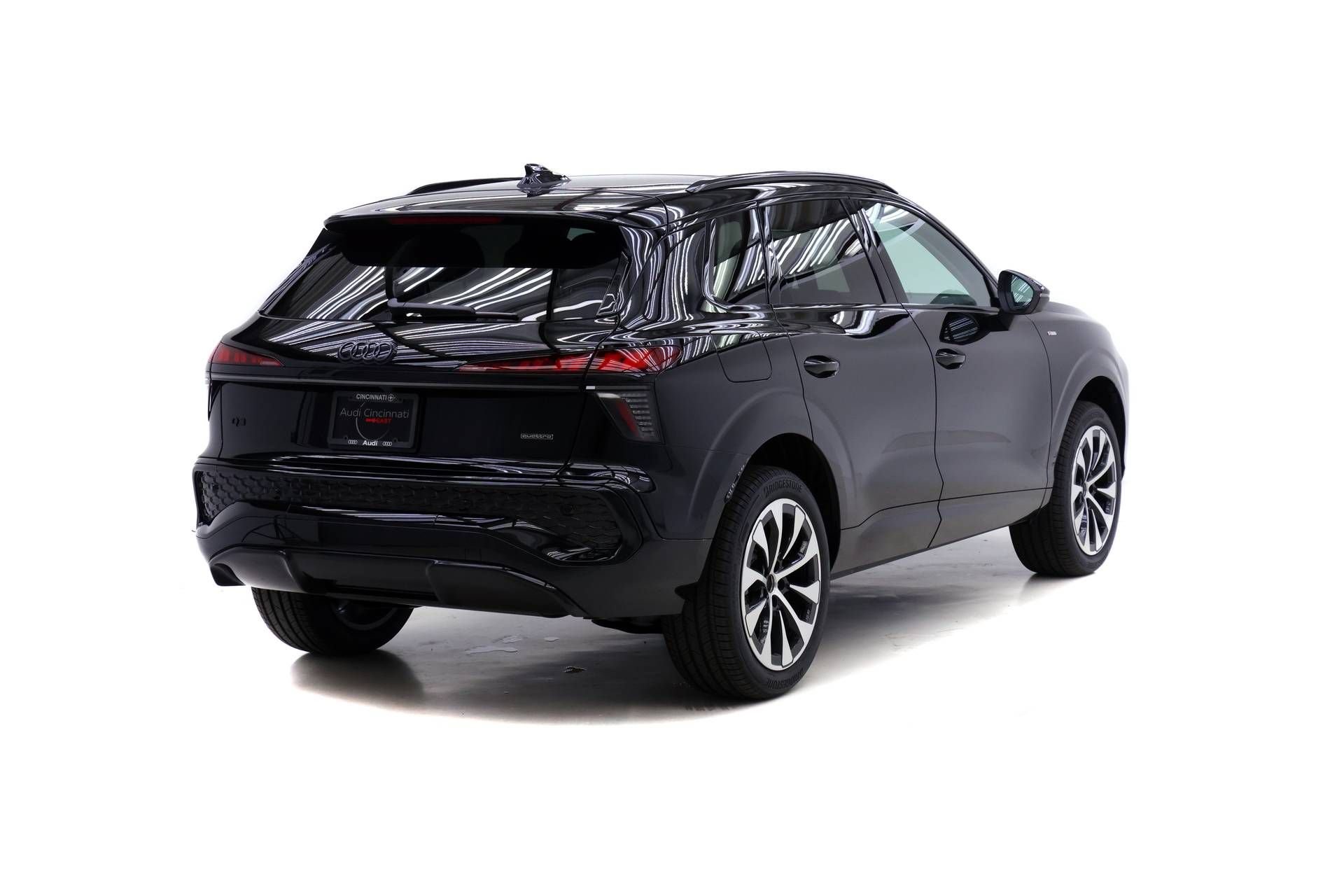 New 2026 Audi Q3 quattro 2.0T AWD/4WD image 4