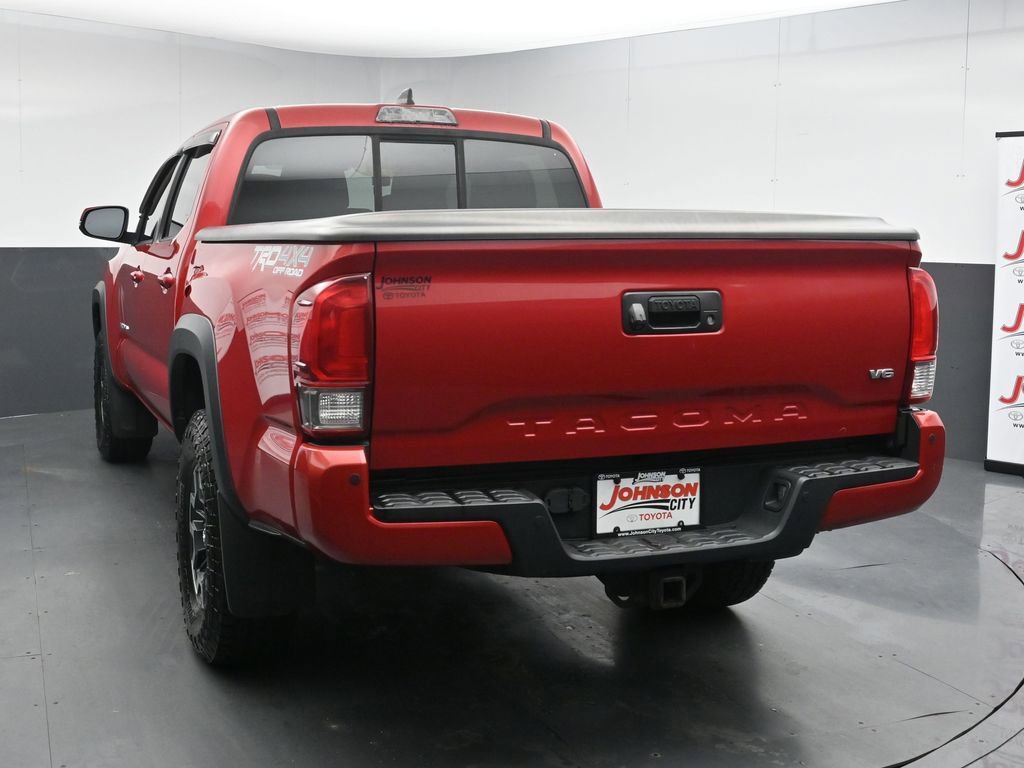 Used 2016 Toyota Tacoma TRD Off-Road w/ Premium & Technology Package image 6