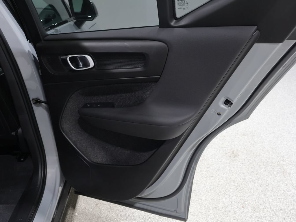 Used 2024 Volvo XC40 B5 Plus AWD/4WD image 20