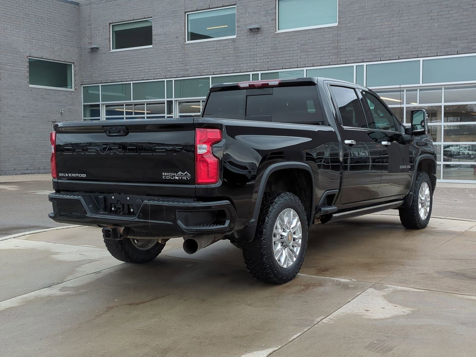Used 2023 Chevrolet Silverado 2500 High Country w/ Z71 Off-Road Package image 8