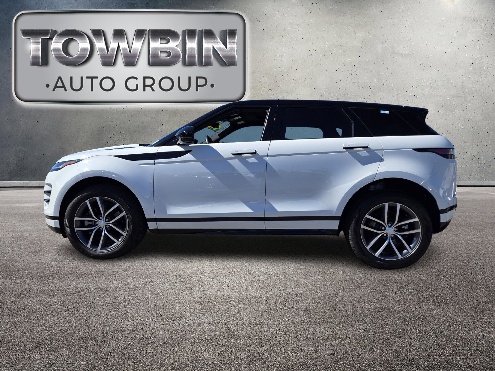 Used 2024 Land Rover Range Rover Evoque Dynamic SE AWD/4WD image 7
