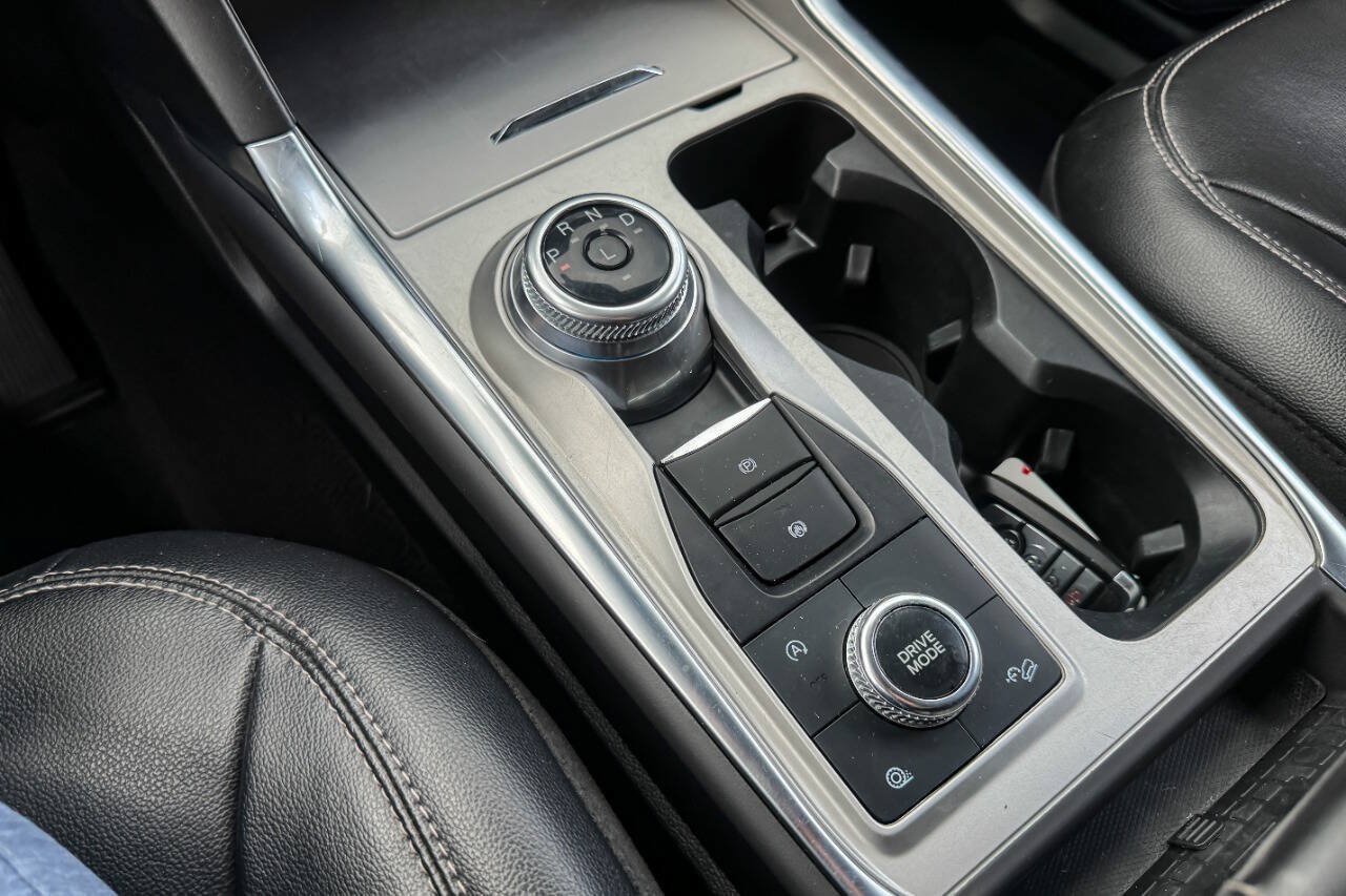 Used 2023 Ford Explorer Limited w/ Limited Technology Package AWD/4WD image 34