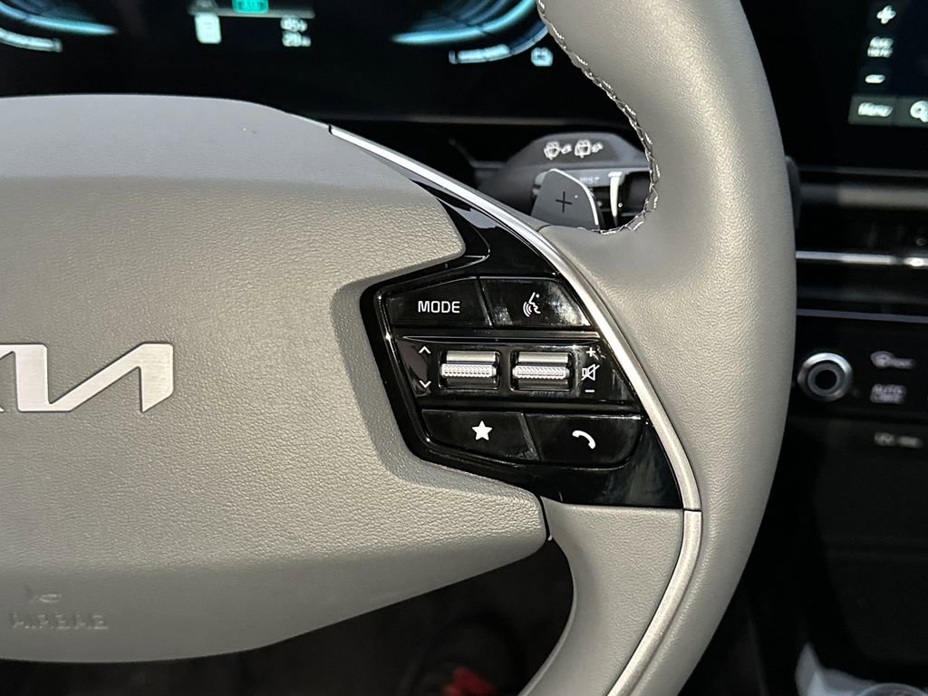 New 2026 Kia Niro SX image 21