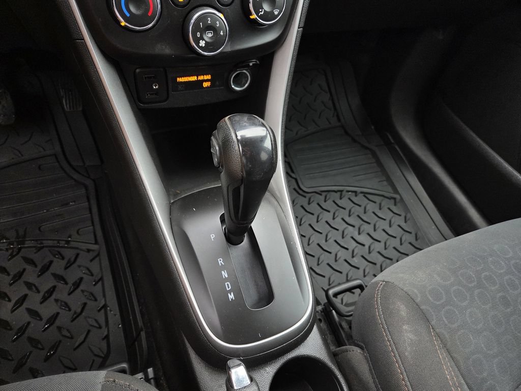 Used 2020 Chevrolet Trax LS w/ Tint and Cruise Package FWD image 12