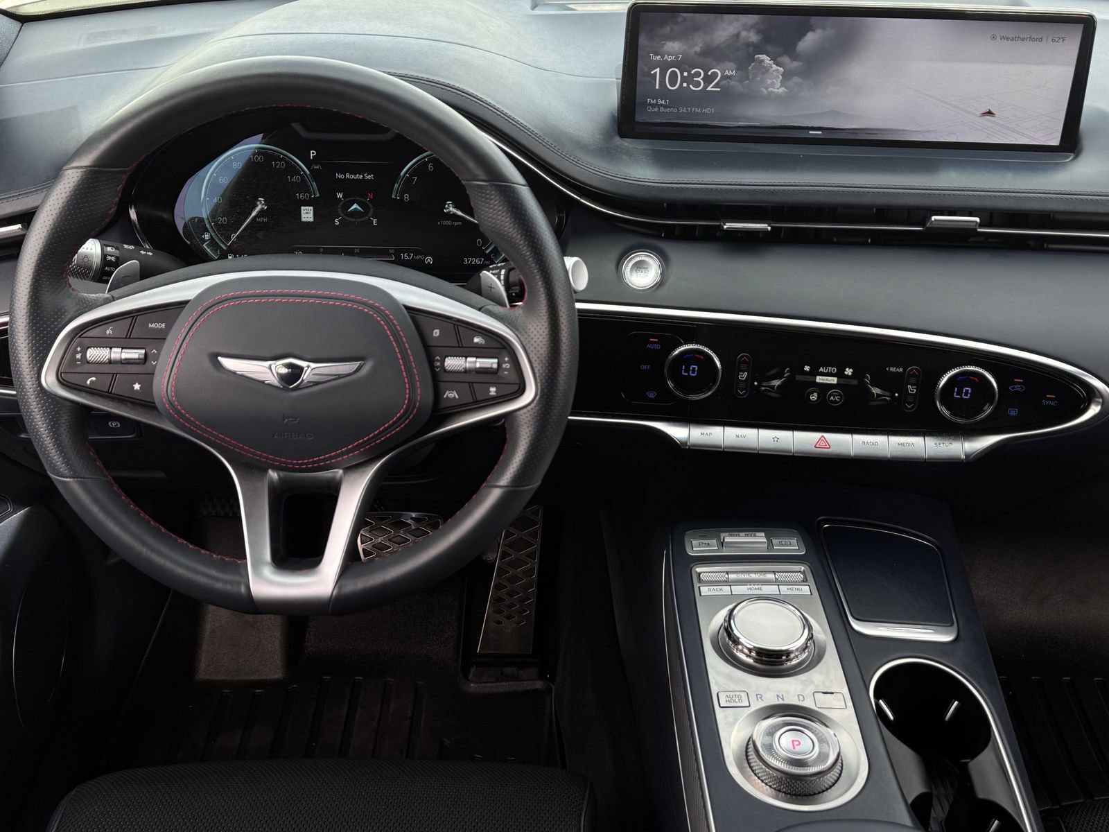 Used 2023 Genesis GV70 2.5T w/ Sport Prestige Package image 13