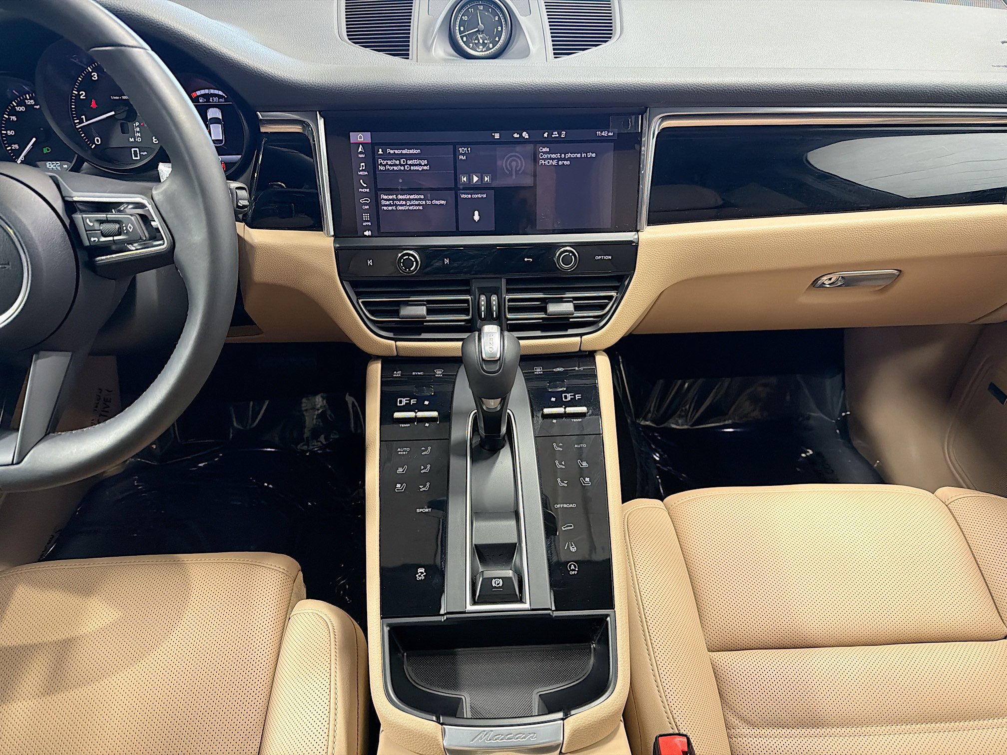 Certified 2026 Porsche Macan image 19