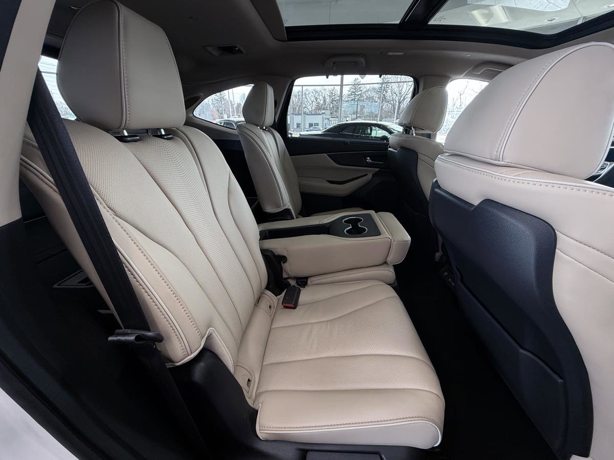 Used 2023 Acura MDX SH-AWD w/ Advance Package image 32