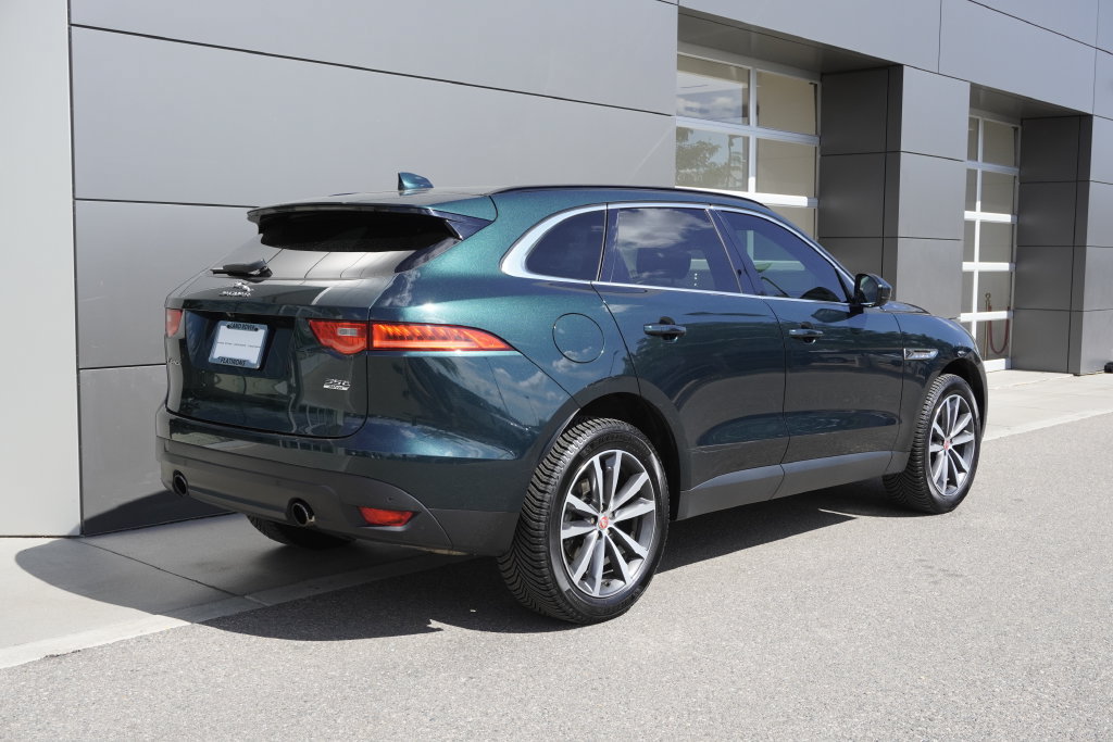 Used 2017 Jaguar F-PACE Prestige AWD/4WD image 4