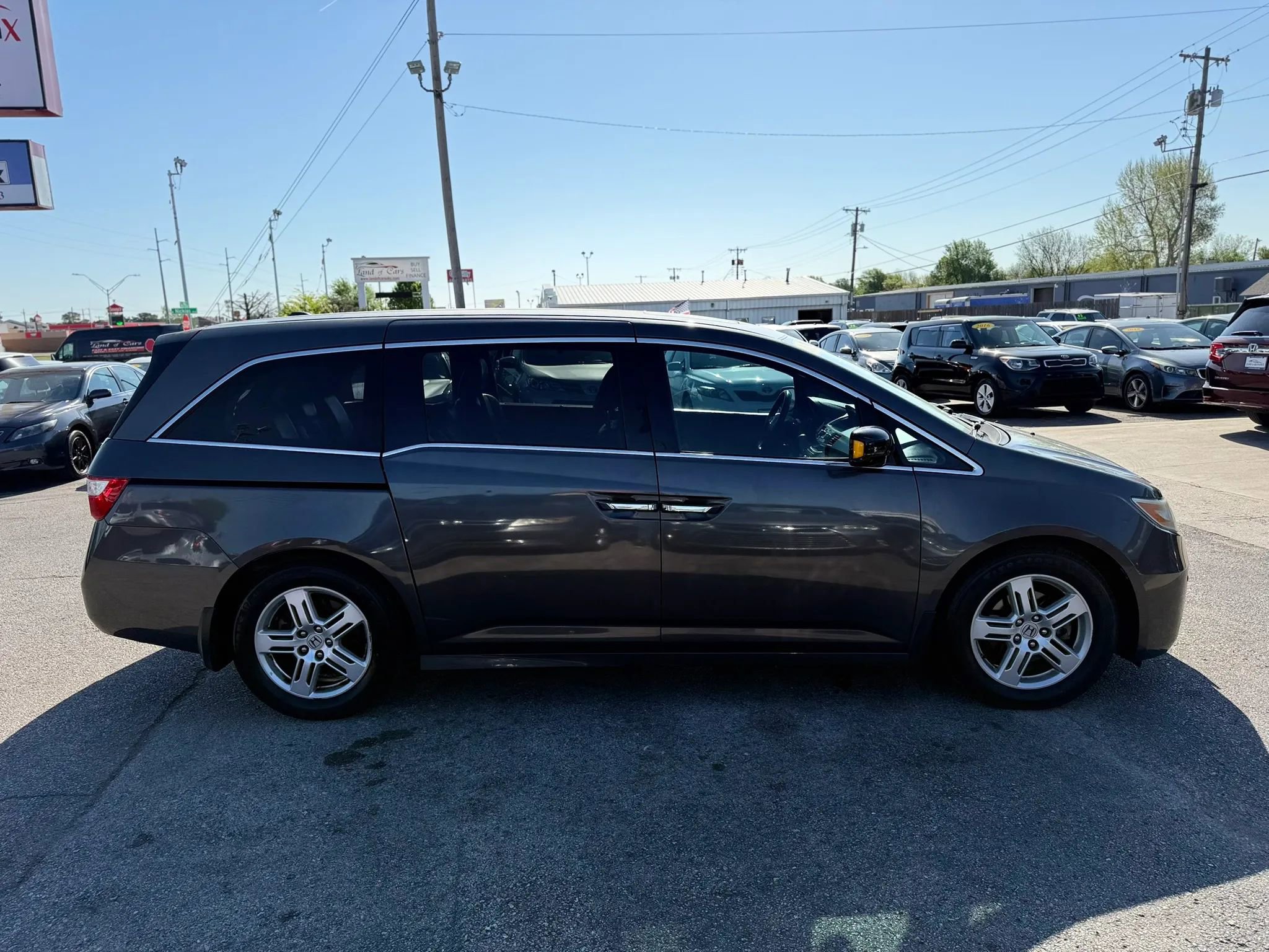 Used 2013 Honda Odyssey Touring Elite image 3