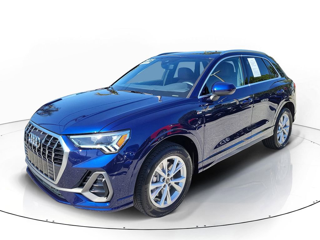 Used 2025 Audi Q3 2.0T Premium w/ Convenience Package AWD/4WD image 2