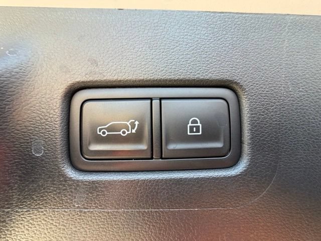 Used 2025 Hyundai Santa Fe Limited AWD/4WD image 18