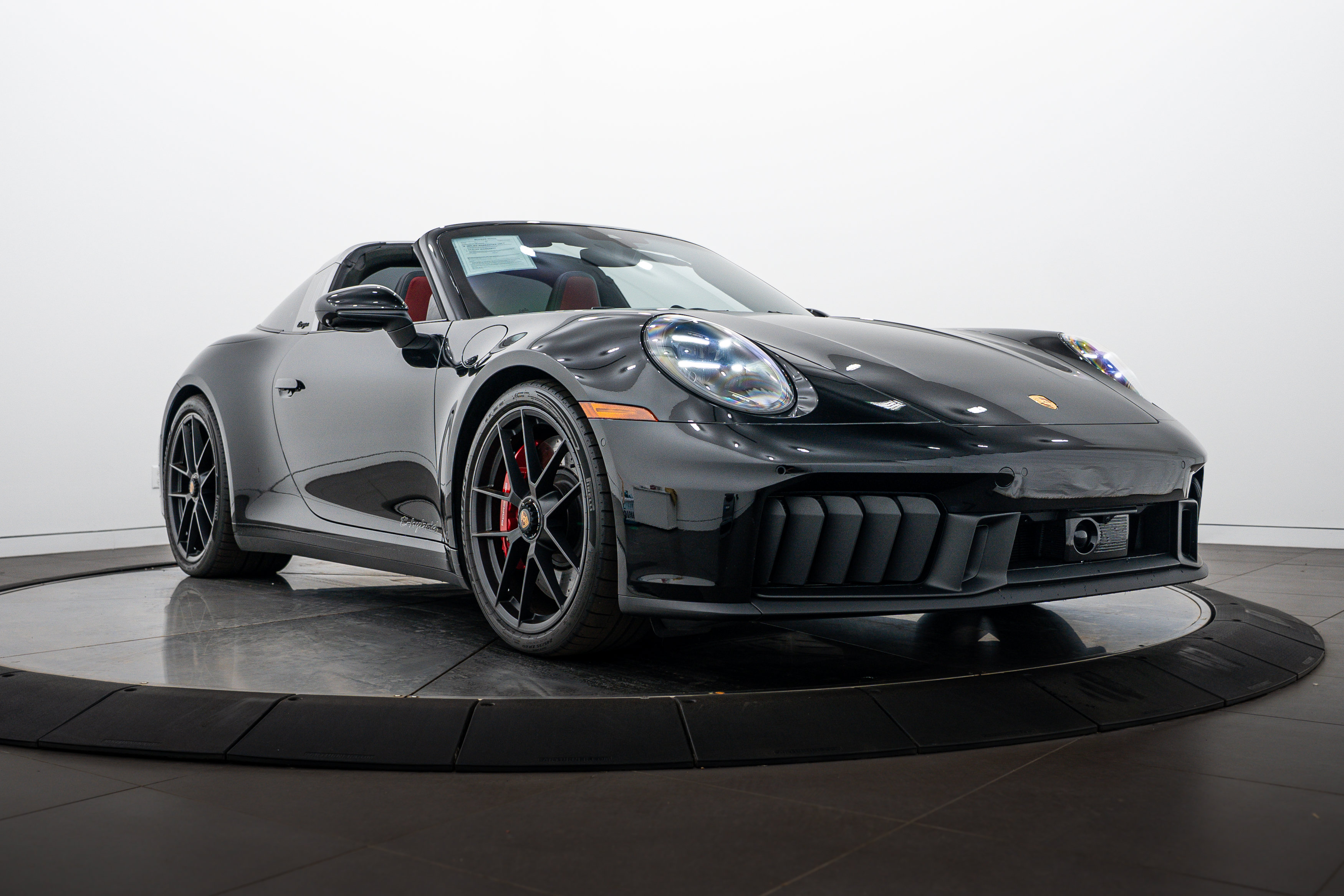 Certified 2025 Porsche 911 Targa 4 GTS AWD/4WD image 9