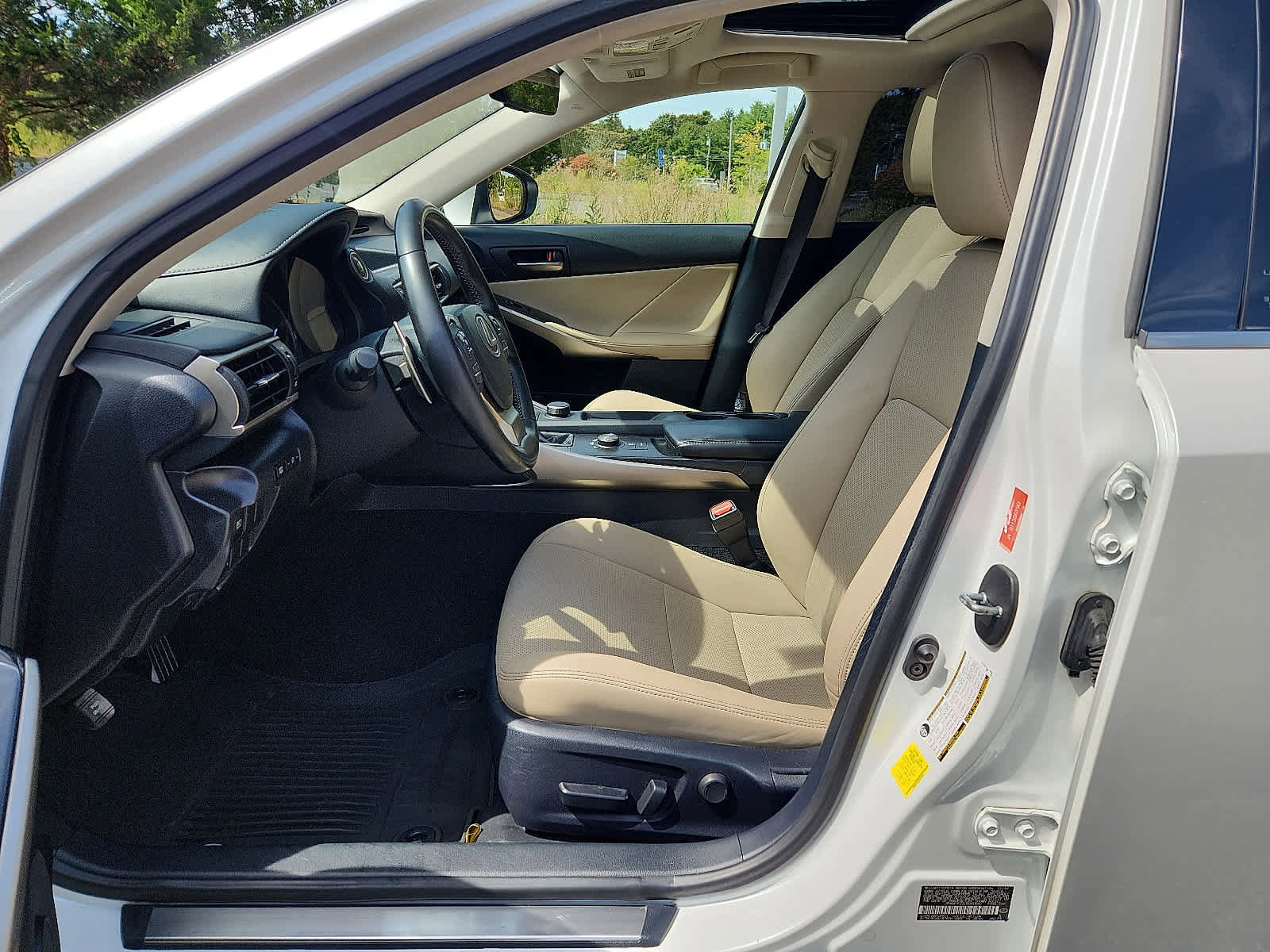 Used 2020 Lexus IS 300 AWD image 15