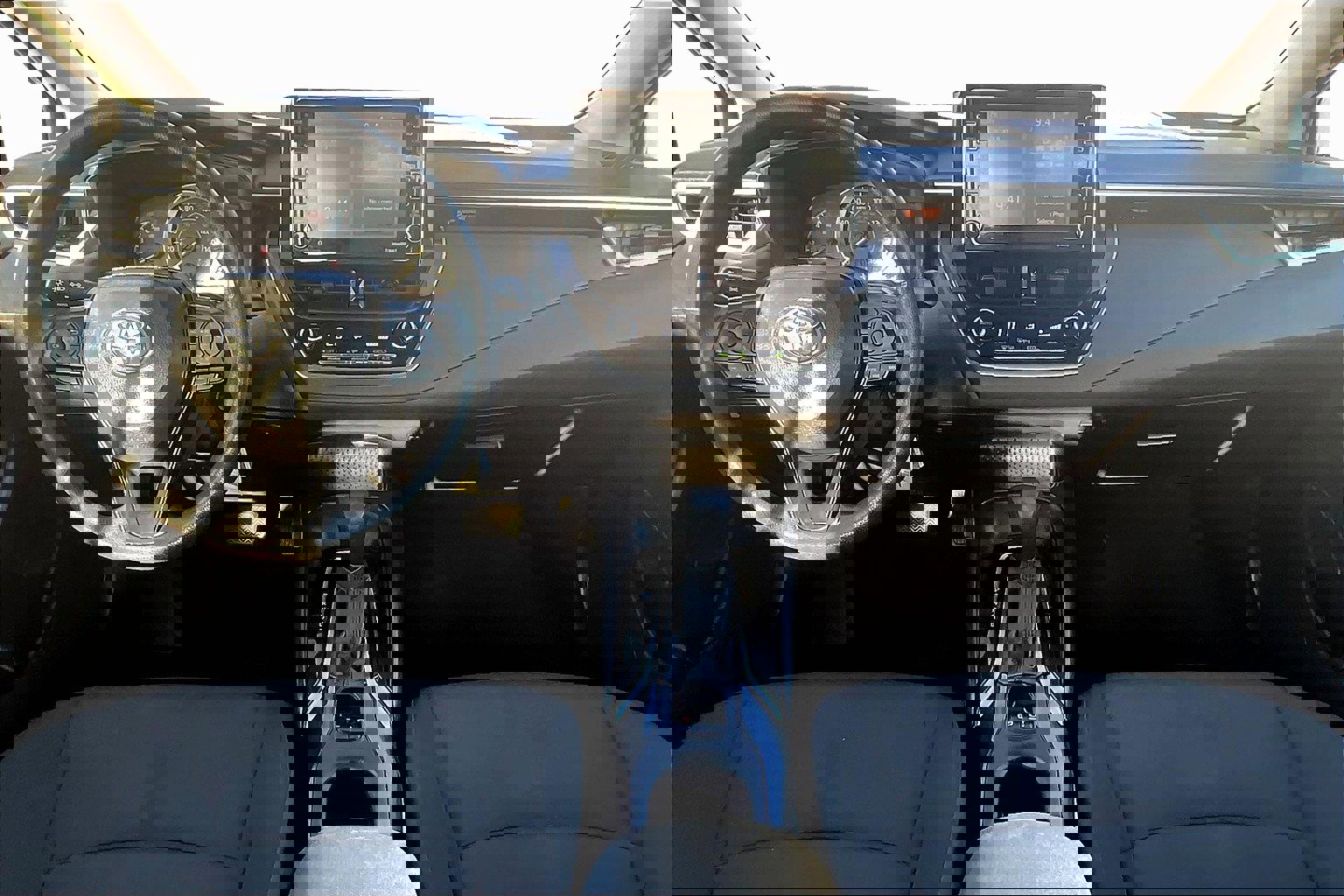 Used 2021 Toyota Corolla LE w/ Carpet Mat Package (TMS) image 14