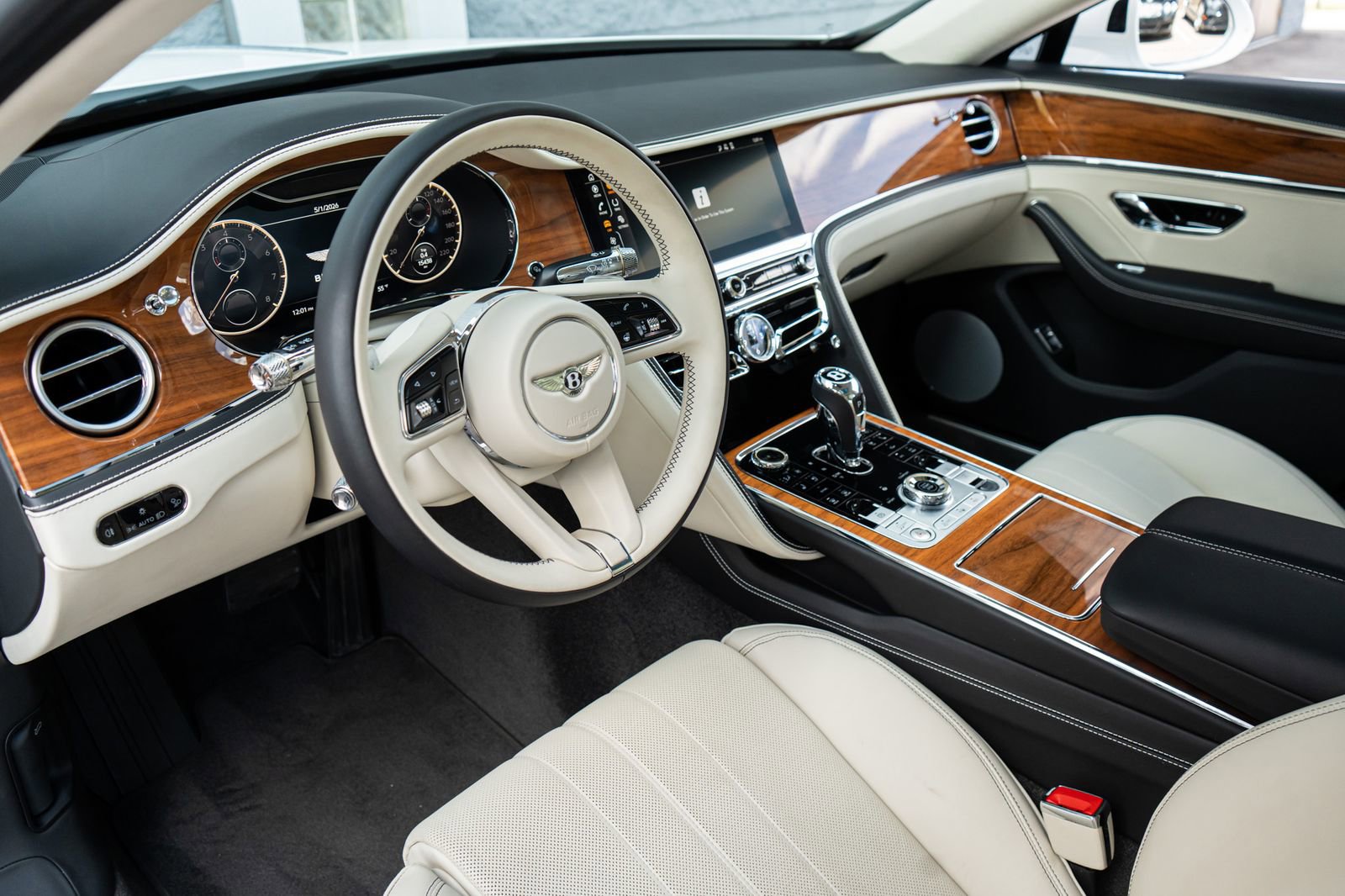 Used 2023 Bentley Flying Spur V8 AWD/4WD image 30