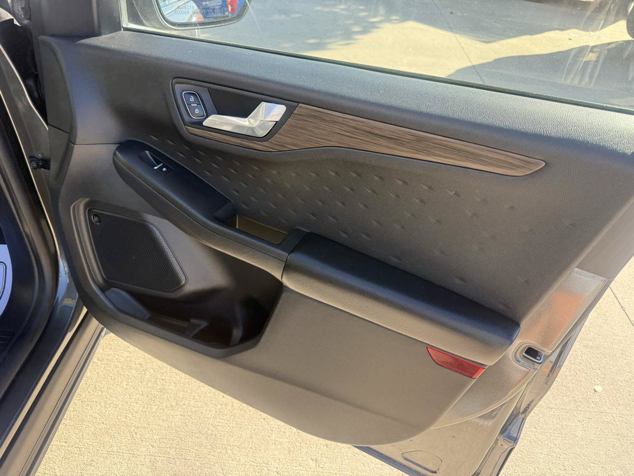 Used 2020 Ford Escape Titanium AWD/4WD image 16