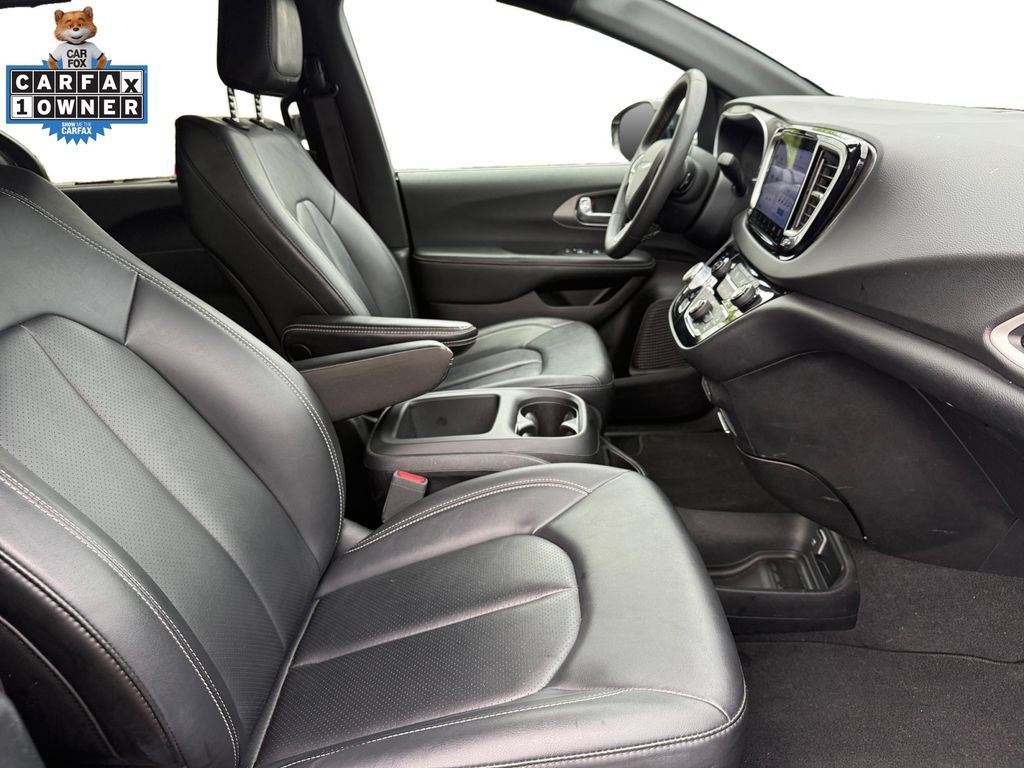 Certified 2025 Chrysler Pacifica Select FWD image 15