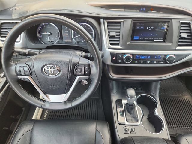 Used 2014 Toyota Highlander XLE AWD/4WD image 11