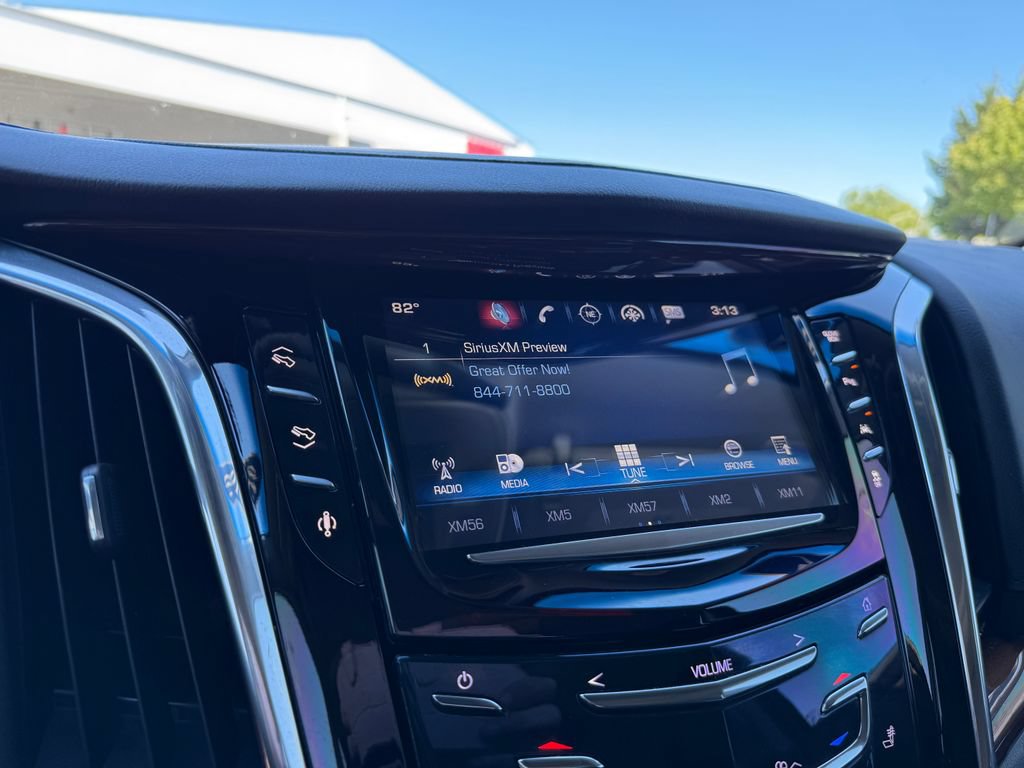 Used 2016 Cadillac Escalade Luxury AWD/4WD image 32