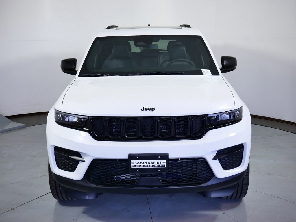 Used 2024 Jeep Grand Cherokee Altitude image 19