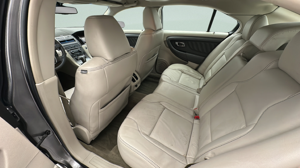 Used 2011 Ford Taurus SEL w/ 202A Rapid Spec Order Code FWD image 9