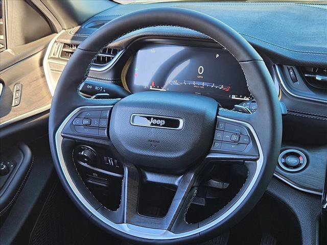 New 2025 Jeep Grand Cherokee L Limited w/ Black Appearance Package image 11