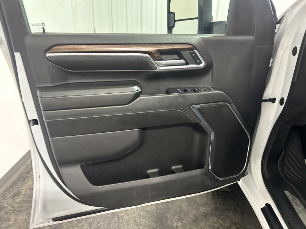 Used 2024 Chevrolet Silverado 2500 LT AWD/4WD image 15