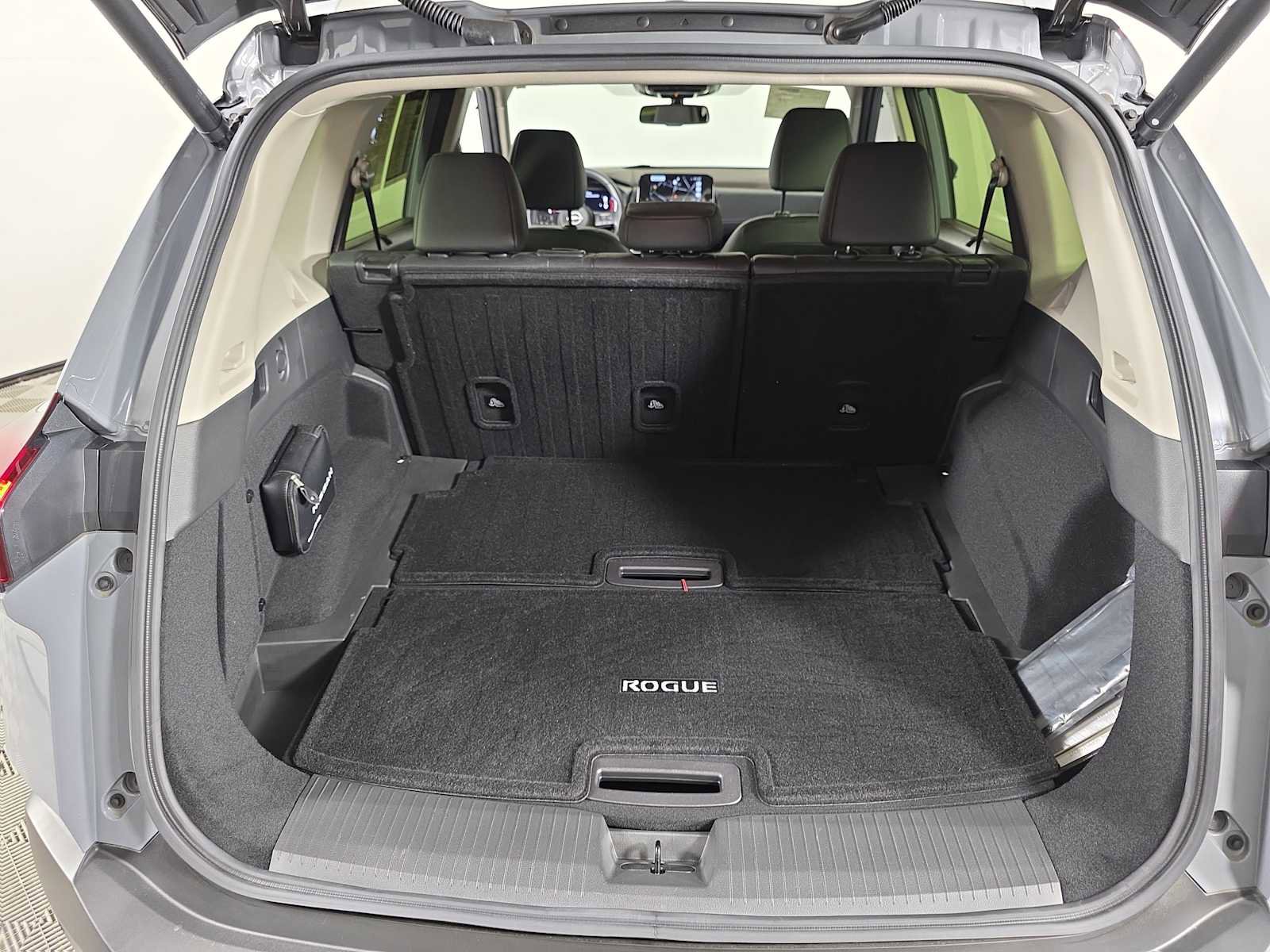 Used 2023 Nissan Rogue Platinum w/ Platinum Premium Package image 35
