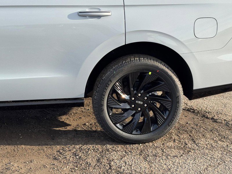 New 2025 Lincoln Navigator Reserve w/ Jet Appearance Package image 9