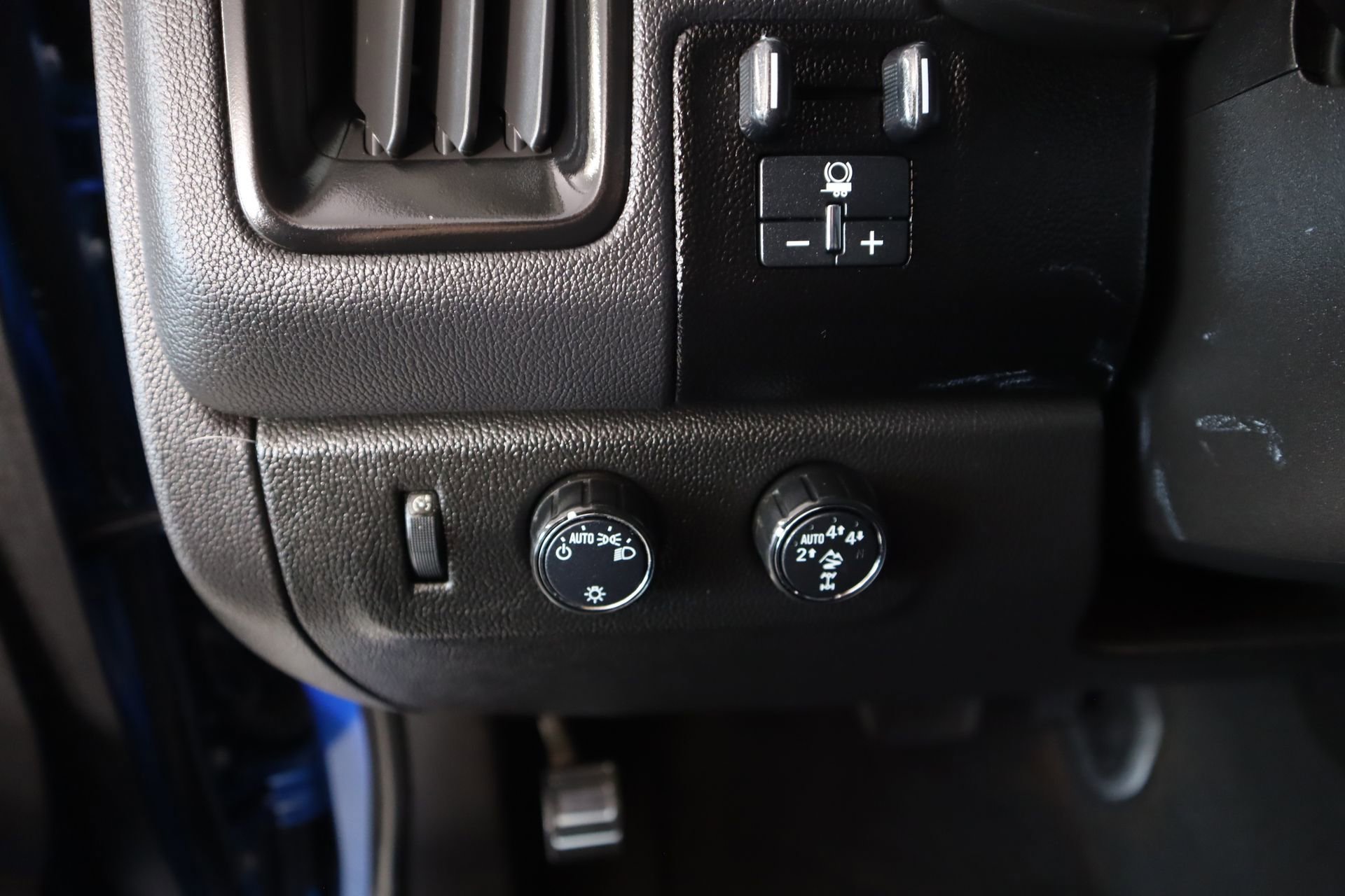 Used 2022 Chevrolet Colorado ZR2 image 10