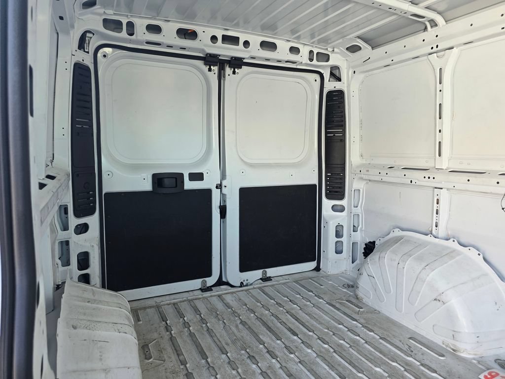 Used 2025 RAM ProMaster 2500 w/ Convenience Group FWD image 13