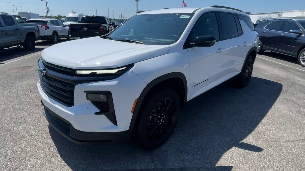 New 2026 Chevrolet Traverse LT w/ Midnight/Sport Edition FWD image 6