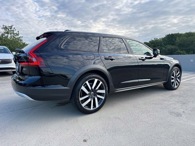 Certified 2025 Volvo V90 B6 Cross Country Ultra AWD/4WD image 9