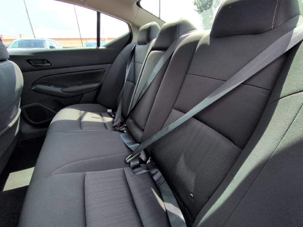 Used 2025 Nissan Altima 2.5 SV FWD image 27