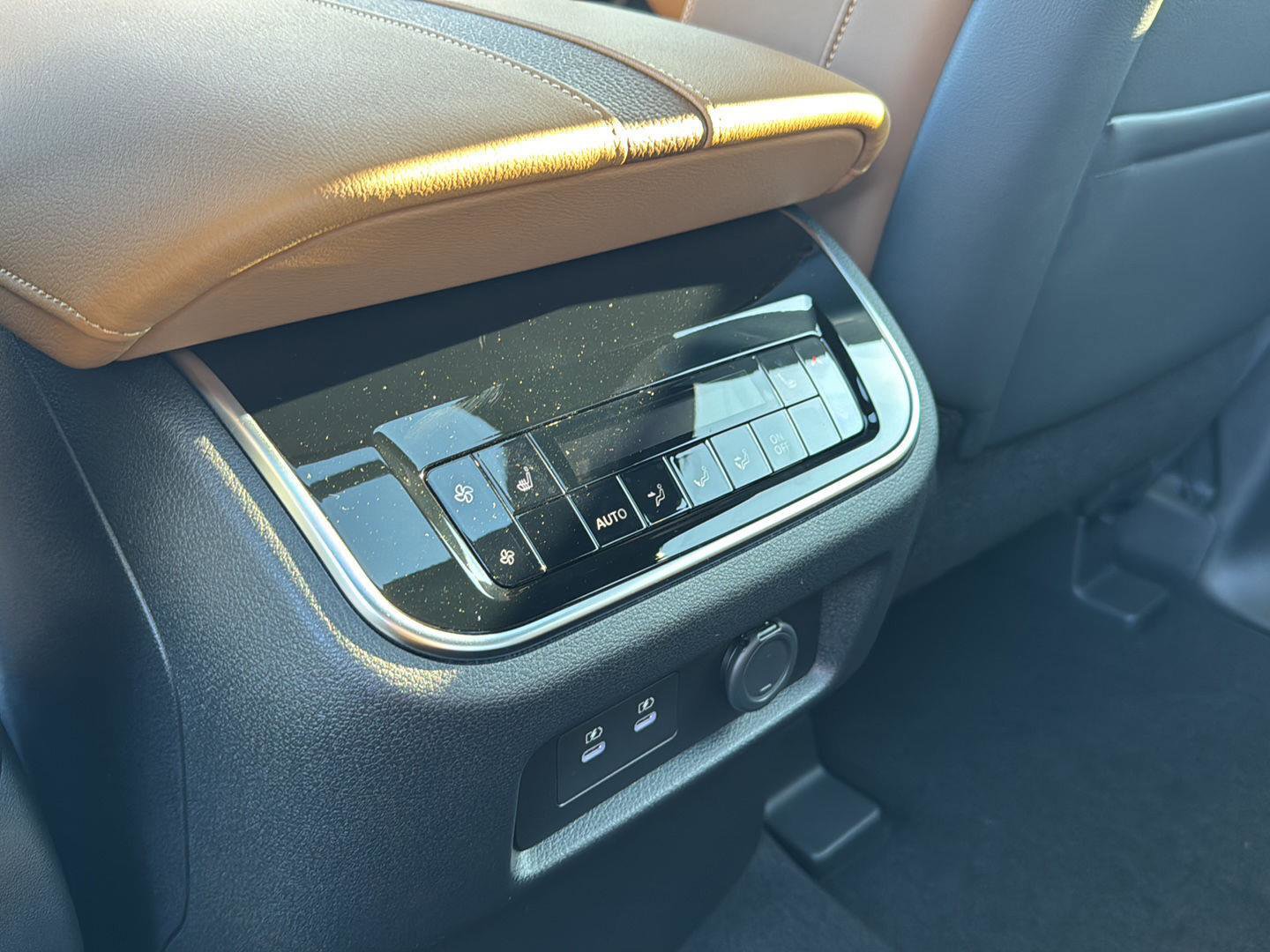 New 2026 Nissan Armada Platinum Reserve image 16